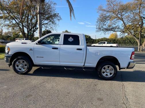 2020 RAM 2500 Tradesman Crew Cab 4X4 6'4' Box