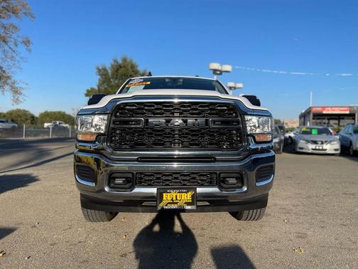 2020 RAM 2500 Tradesman Crew Cab 4X4 6'4' Box