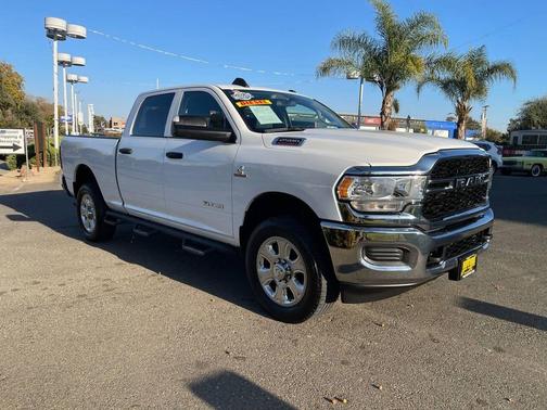 2020 RAM 2500 Tradesman Crew Cab 4X4 6'4' Box