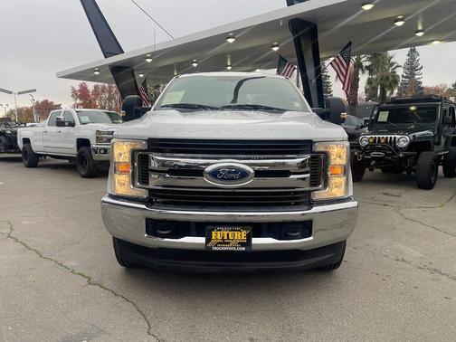 Oxford White 2018 Ford F-250 XLT
