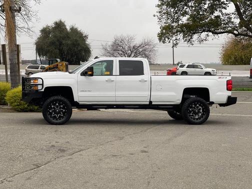 2017 Chevrolet Silverado 2500 LT