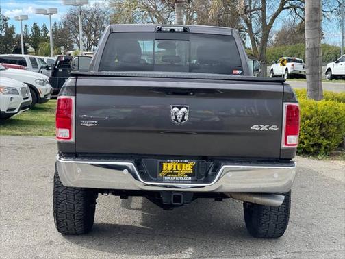2018 RAM 2500 Laramie Crew Cab 4x4 6'4' Box