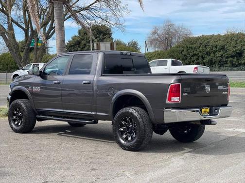 2018 RAM 2500 Laramie Crew Cab 4x4 6'4' Box