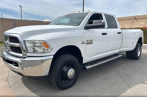 Bright White Clearcoat 2017 RAM 3500 Tradesman Crew Cab 4x4 8' Box