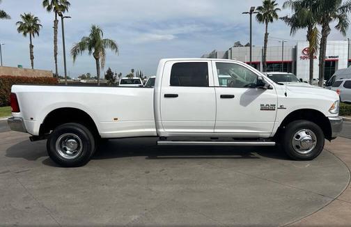 Bright White Clearcoat 2017 RAM 3500 Tradesman Crew Cab 4x4 8' Box
