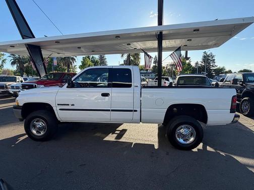 Bright White Clearcoat 2000 Dodge Ram 2500 SLT