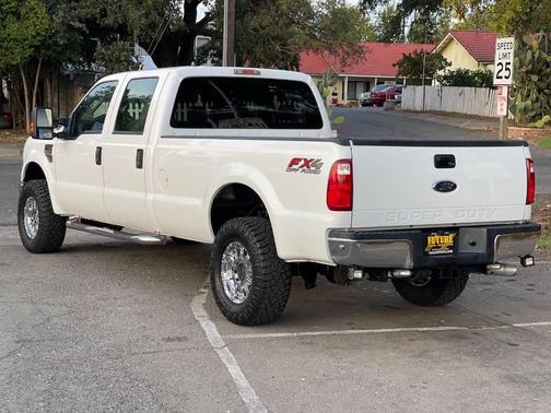 2008 Ford F-250 FX4 4dr Crew Cab 4WD LB