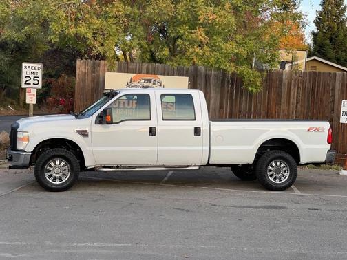 2008 Ford F-250 FX4 4dr Crew Cab 4WD LB