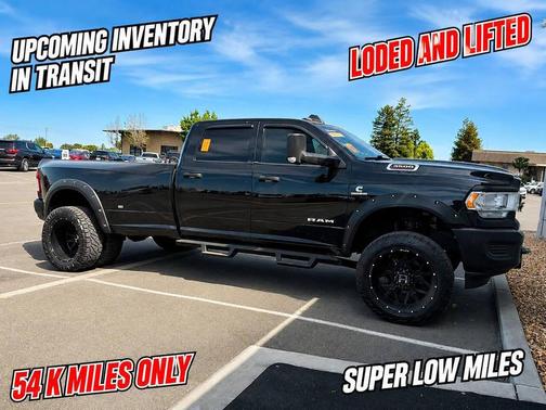 Diamond Black Crystal Pearlcoat 2021 RAM 3500 Tradesman Crew Cab 4x4 8' Box