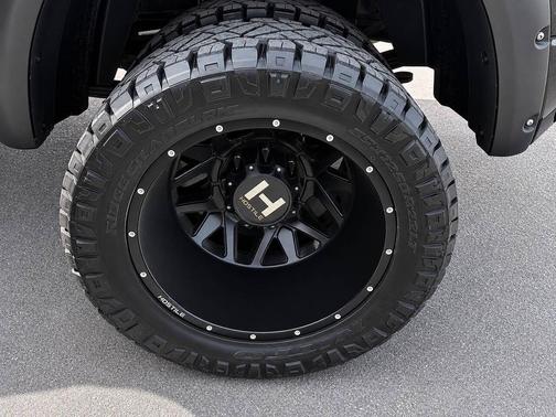 Diamond Black Crystal Pearlcoat 2021 RAM 3500 Tradesman Crew Cab 4x4 8' Box