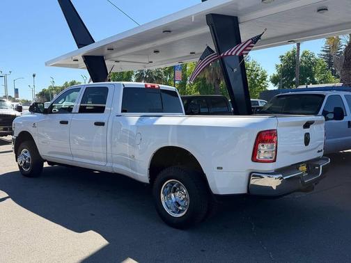 Bright White Clearcoat 2021 RAM 3500 Tradesman Crew Cab 4x4 8' Box