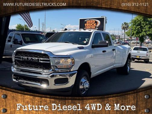 Bright White Clearcoat 2021 RAM 3500 Tradesman Crew Cab 4x4 8' Box