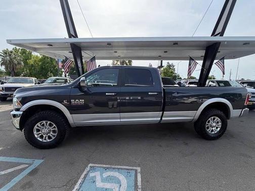 Maximum Steel Metallic Clearcoat 2018 RAM 3500 Laramie Crew Cab 4x4 8' Box