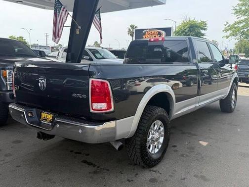 Maximum Steel Metallic Clearcoat 2018 RAM 3500 Laramie Crew Cab 4x4 8' Box