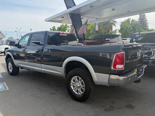 Maximum Steel Metallic Clearcoat 2018 RAM 3500 Laramie Crew Cab 4x4 8' Box