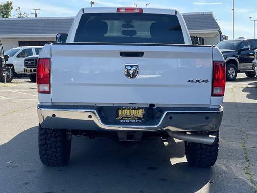 2017 RAM 2500 Tradesman Crew Cab 4x4 6'4' Box
