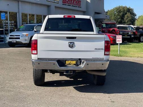 2017 RAM 2500 Tradesman Crew Cab 4x4 6'4' Box