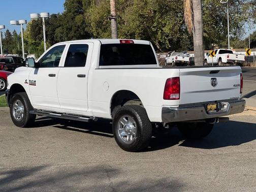 2017 RAM 2500 Tradesman Crew Cab 4x4 6'4' Box