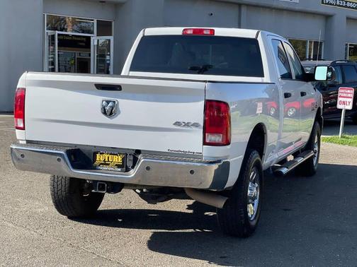 2017 RAM 2500 Tradesman Crew Cab 4x4 6'4' Box