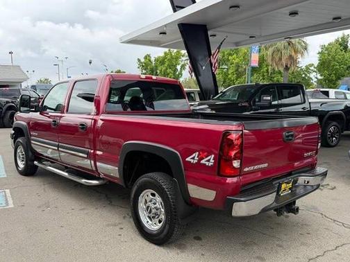 Victory Red 2004 Chevrolet Silverado 2500 LS H/D Crew Cab