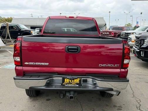 Victory Red 2004 Chevrolet Silverado 2500 LS H/D Crew Cab