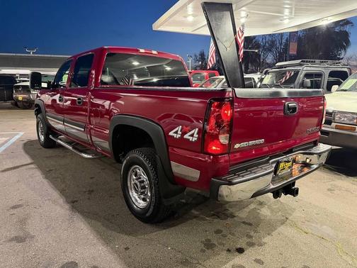 2004 Chevrolet Silverado 2500 LS H/D Crew Cab