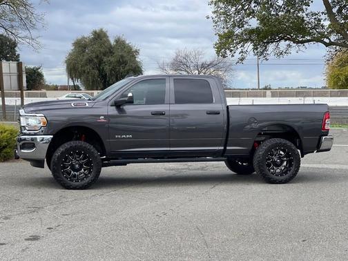 2021 RAM 2500 Tradesman Crew Cab 4x4 6'4' Box