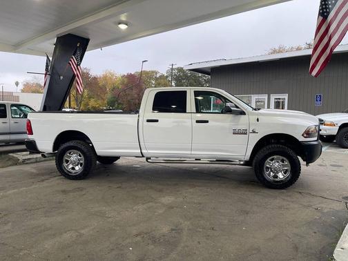 2018 RAM 2500 Tradesman Crew Cab 4x4 8' Box