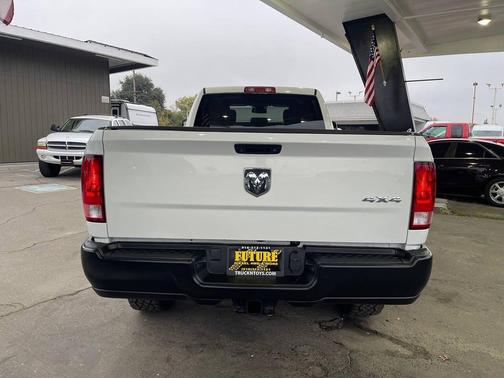 2018 RAM 2500 Tradesman Crew Cab 4x4 8' Box