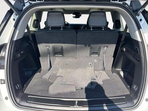 Bright White Clearcoat 2023 Jeep Grand Cherokee L Limited