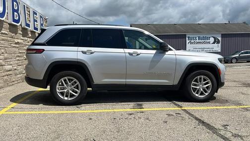 2024 Jeep Grand Cherokee Laredo