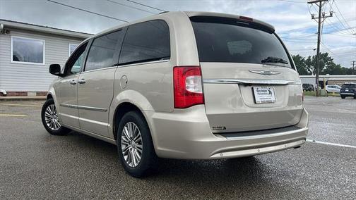2014 Chrysler Town & Country Touring-L