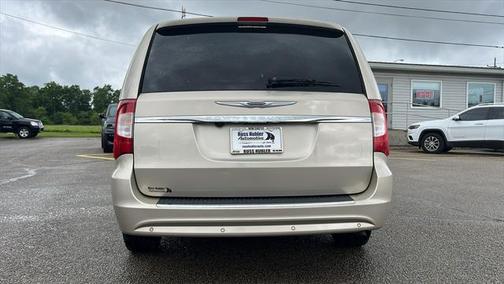 2014 Chrysler Town & Country Touring-L