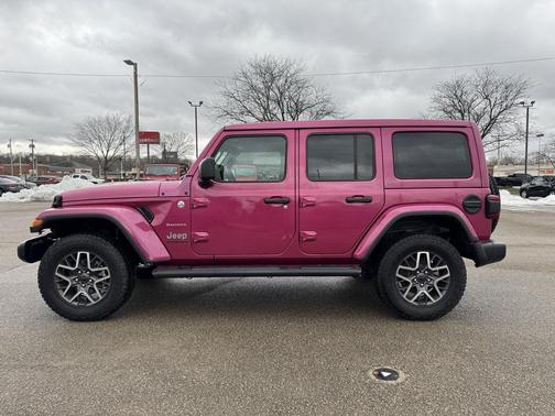2024 Jeep Wrangler 4-Door Sahara 4x4