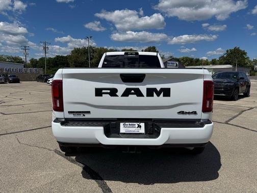 2025 RAM 3500 Big Horn Crew Cab 4x4 8' Box