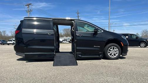 2021 Chrysler Pacifica Touring L