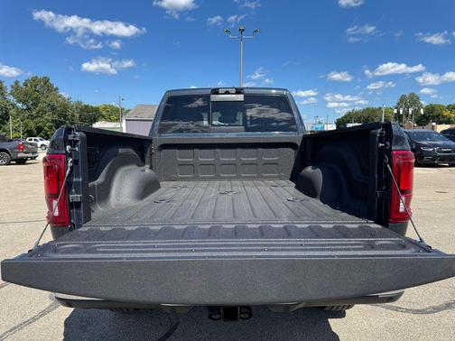 2025 RAM 2500 Big Horn Crew Cab 4x4 6'4' Box