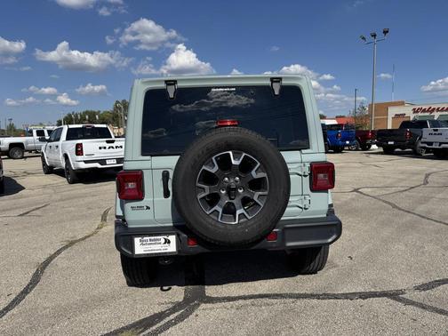 2024 Jeep Wrangler 4-Door Sahara 4x4