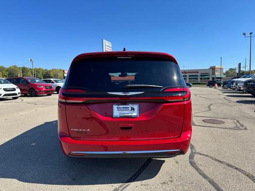 2026 Chrysler Pacifica L