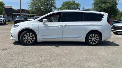 2024 Chrysler Pacifica L