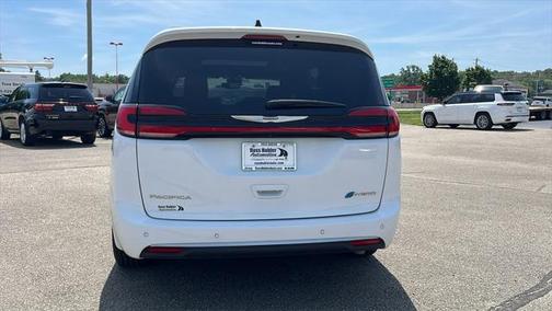 2024 Chrysler Pacifica L