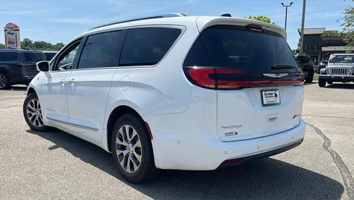 2024 Chrysler Pacifica L