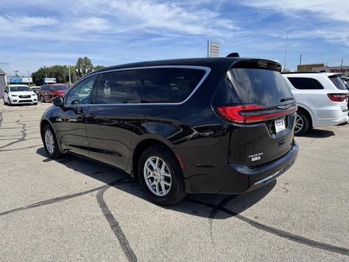 2025 Chrysler Pacifica L