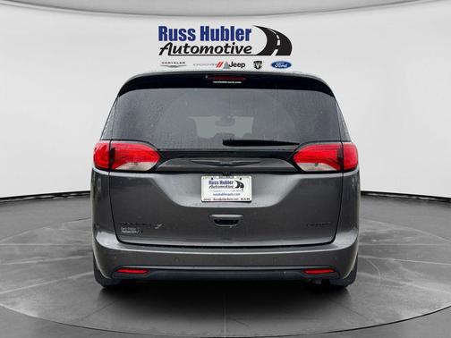Granite Crystal Metallic Clearcoat 2020 Chrysler Pacifica Limited