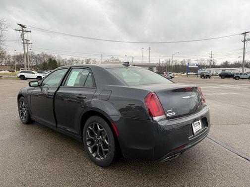 2018 Chrysler 300 S