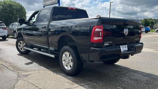 2022 RAM 2500 Big Horn Crew Cab 4x4 6'4' Box