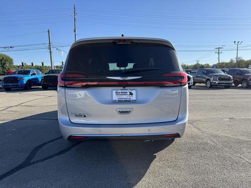 2026 Chrysler Pacifica L