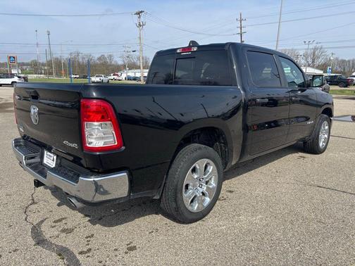 Diamond Black Crystal Pearlcoat 2023 RAM 1500 Big Horn/Lone Star