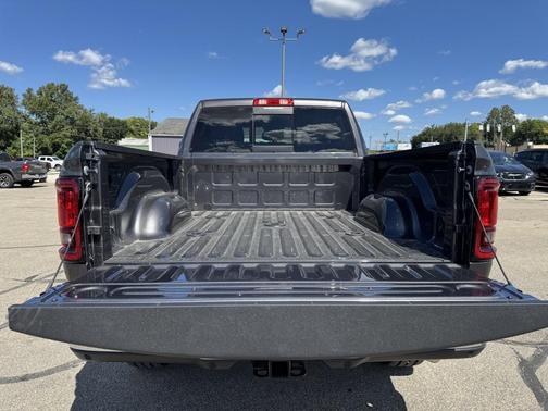 2025 RAM 2500 Tradesman Crew Cab 4x4 6'4' Box