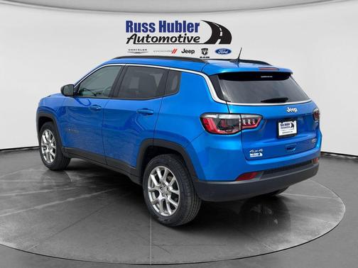 Laser Blue Pearlcoat 2022 Jeep Compass Latitude Lux